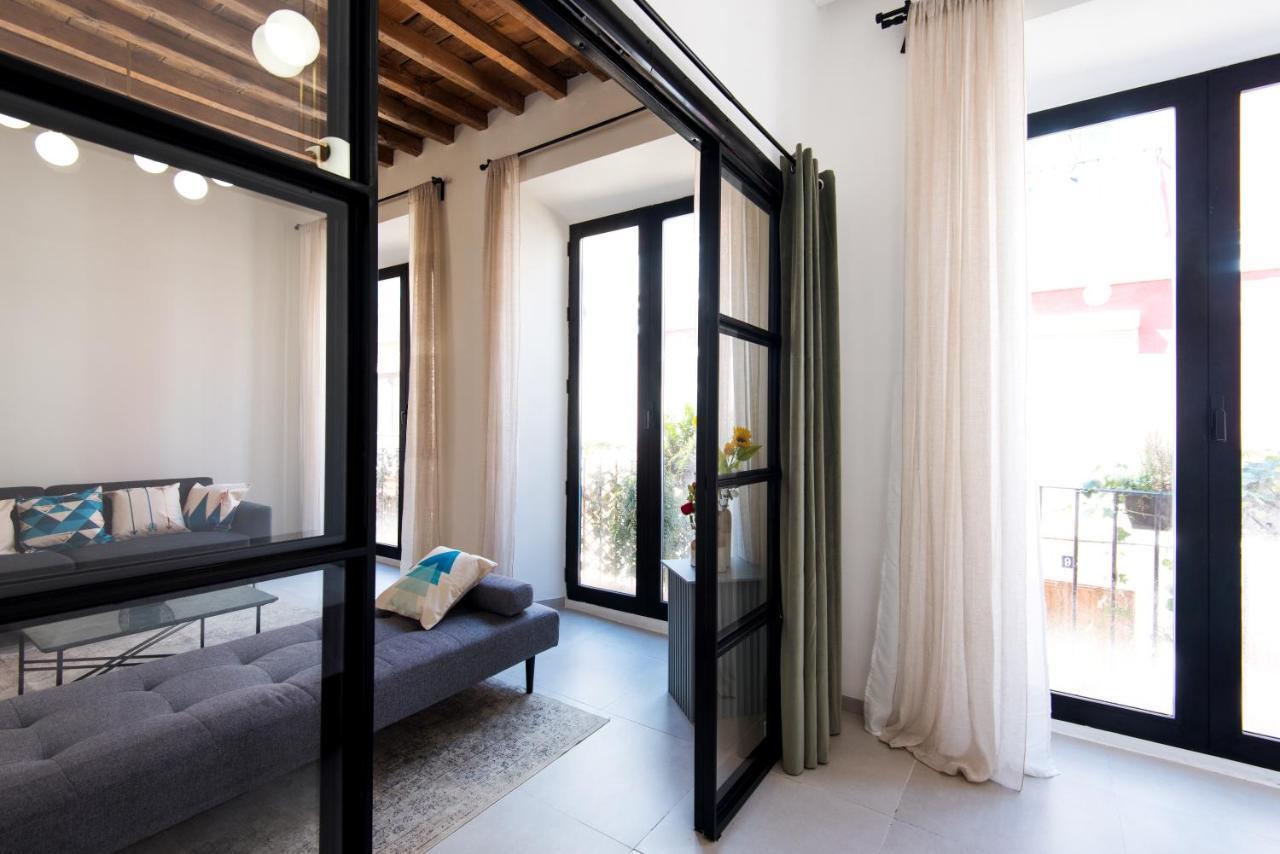 Malaga Tour Apartment- Elegance & Confort In The Historic Center Kültér fotó