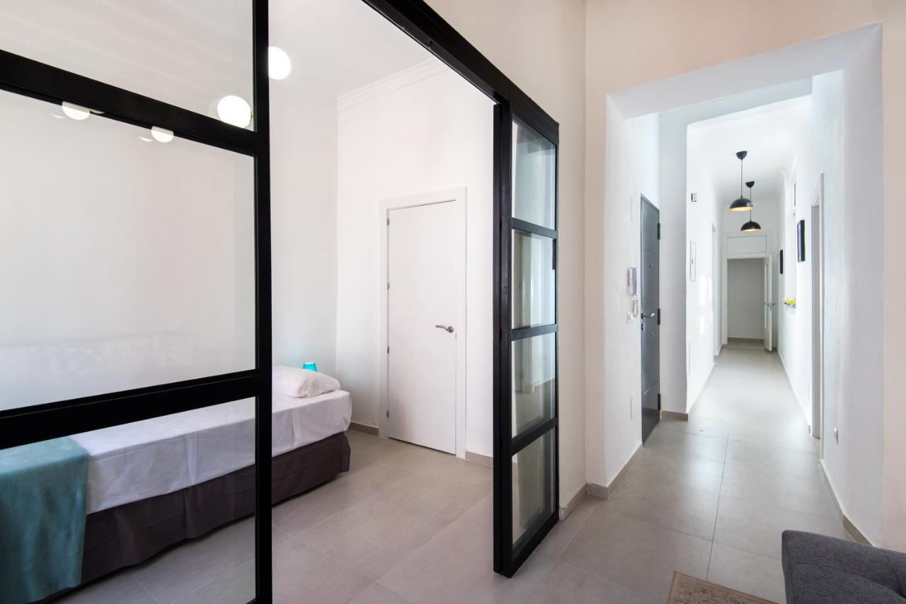 Malaga Tour Apartment- Elegance & Confort In The Historic Center Kültér fotó