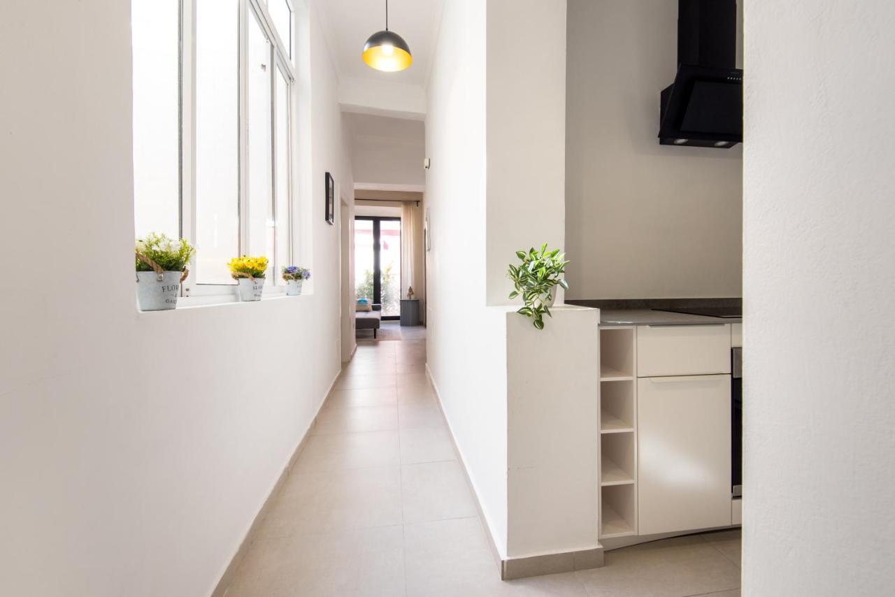 Malaga Tour Apartment- Elegance & Confort In The Historic Center Kültér fotó