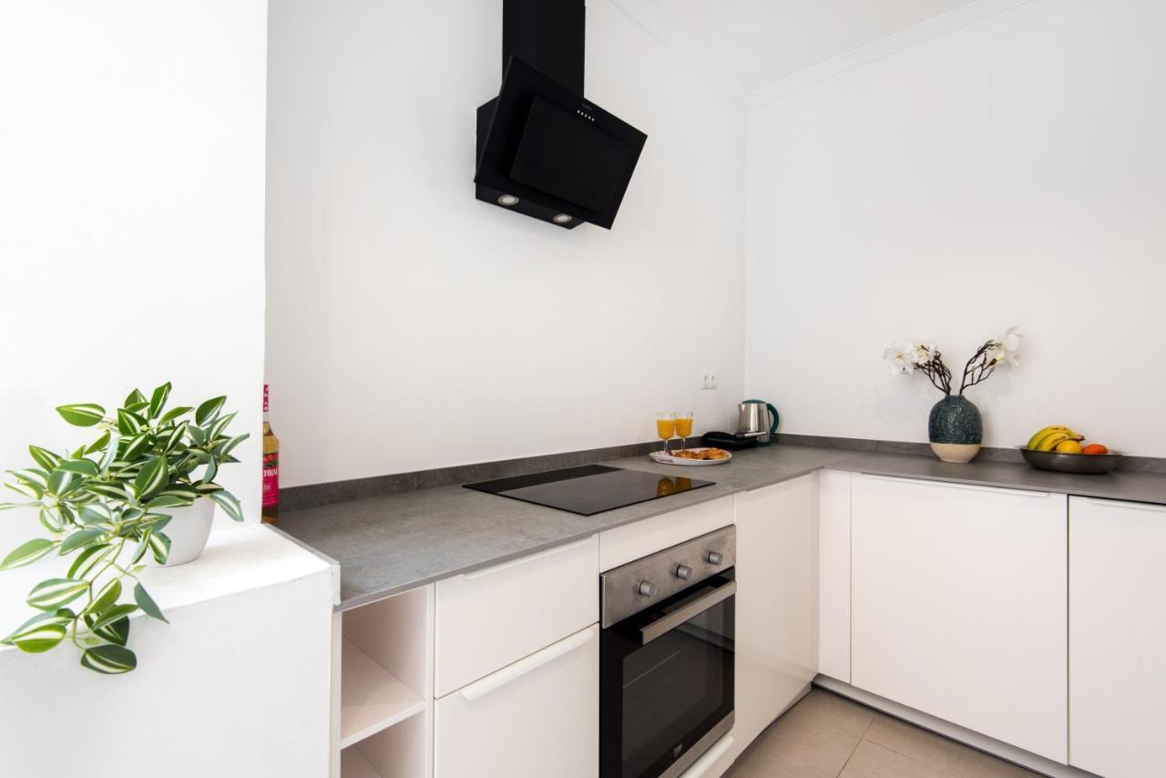 Malaga Tour Apartment- Elegance & Confort In The Historic Center Kültér fotó