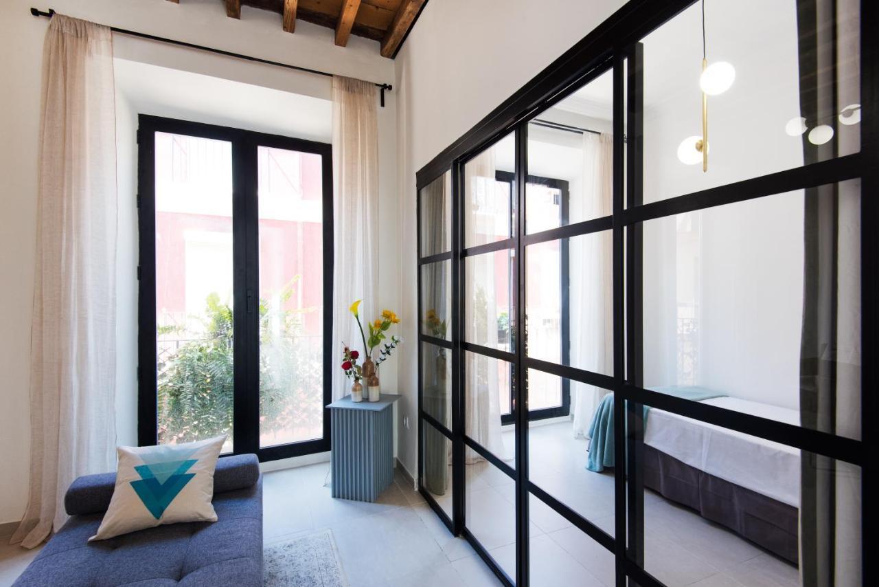 Malaga Tour Apartment- Elegance & Confort In The Historic Center Kültér fotó