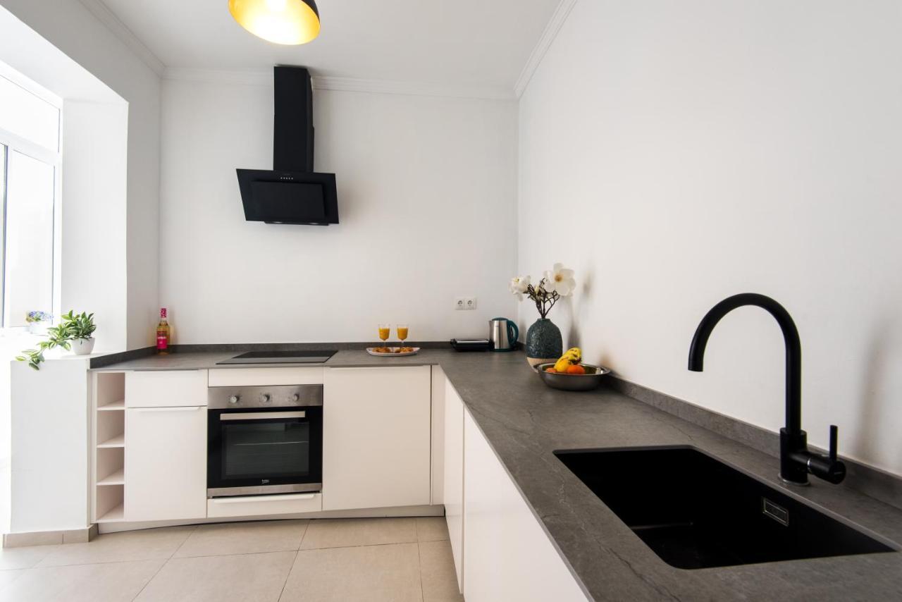 Malaga Tour Apartment- Elegance & Confort In The Historic Center Kültér fotó